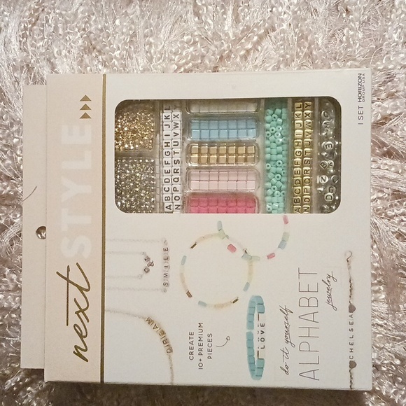 NEXT STYLE DIY ALPHABET JEWELRY SET - Picture 7 of 8